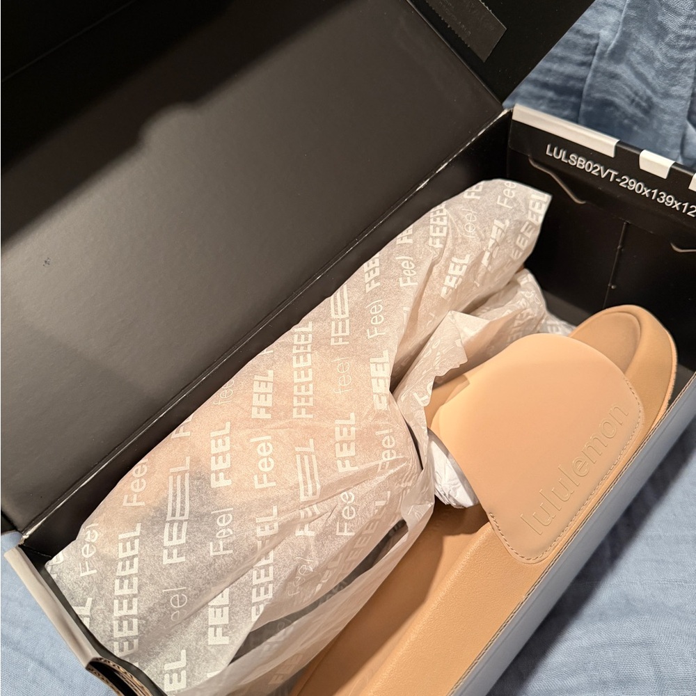 LULULEMON SLIDES - Picture 3 of 6